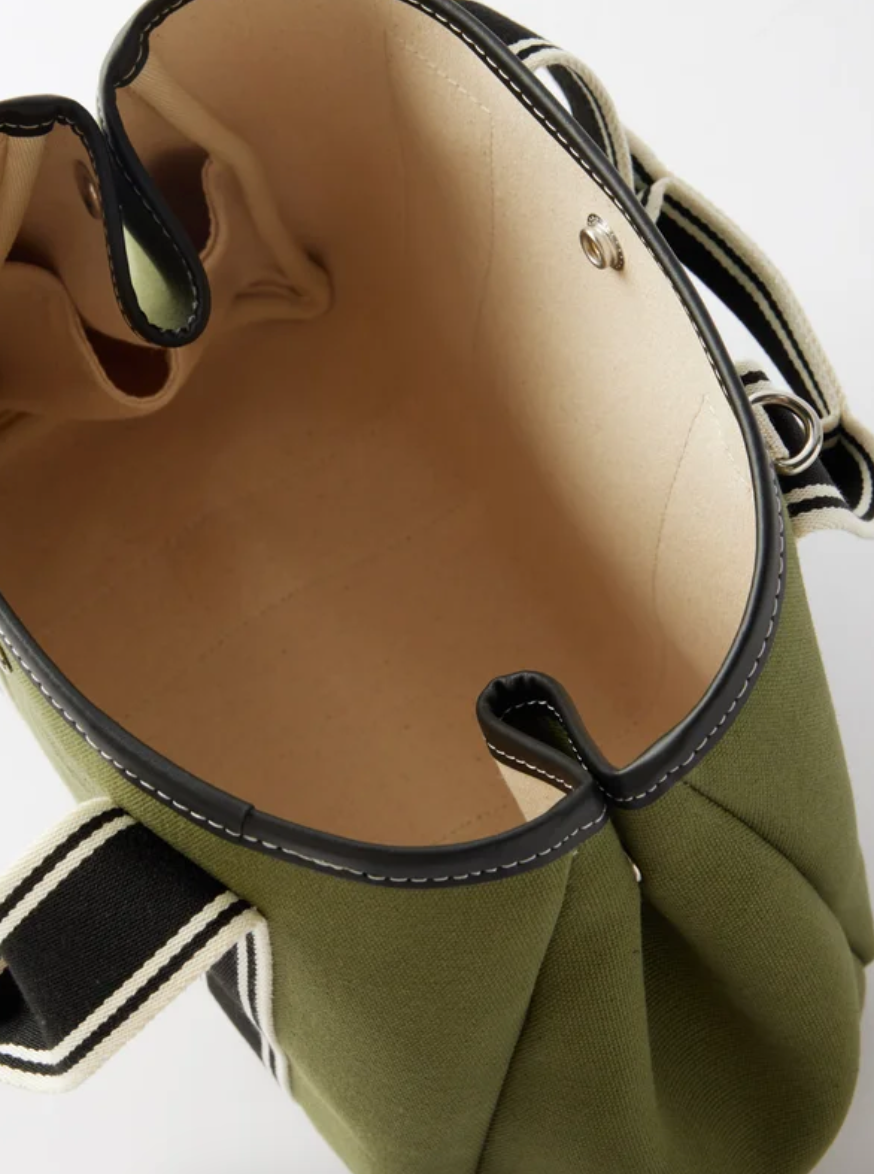 Traversée M - Cruise Line Kaki