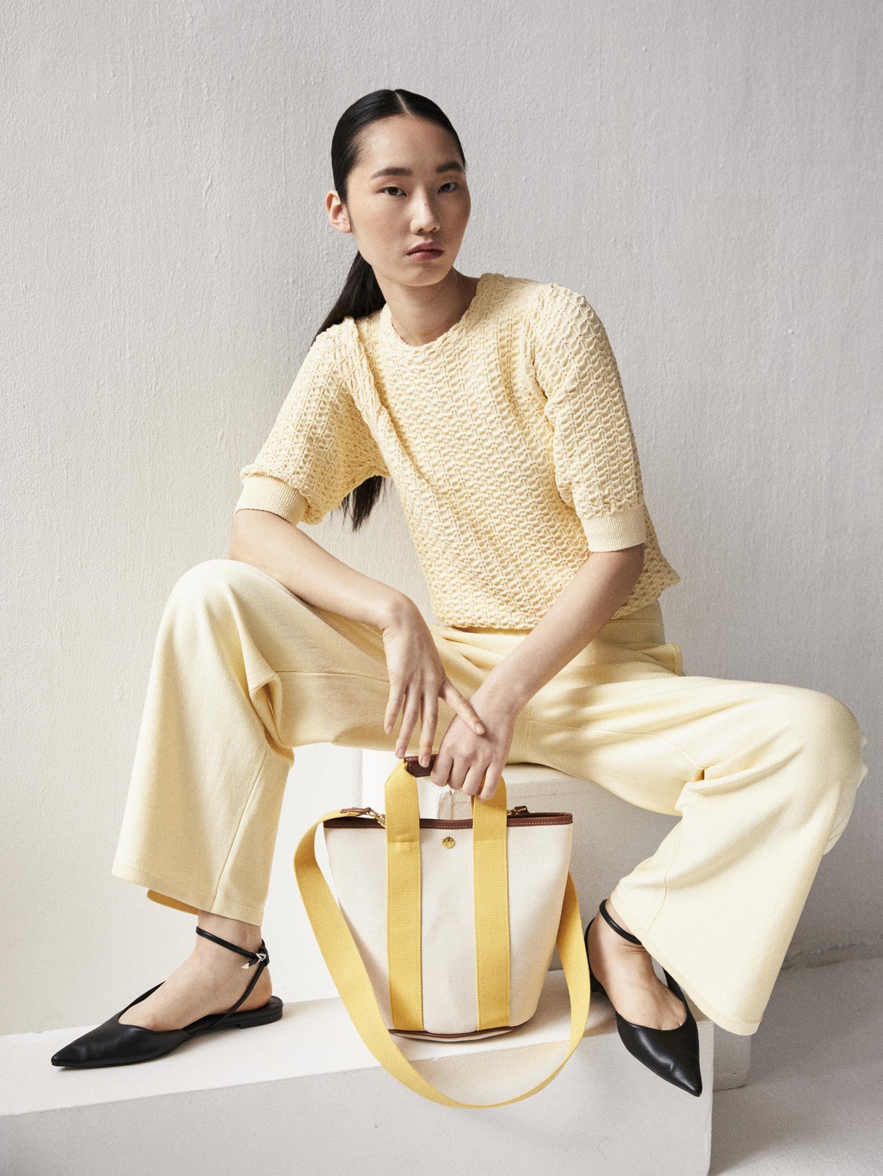 Cruise Bucket S - Essentials Yellow - Image 2