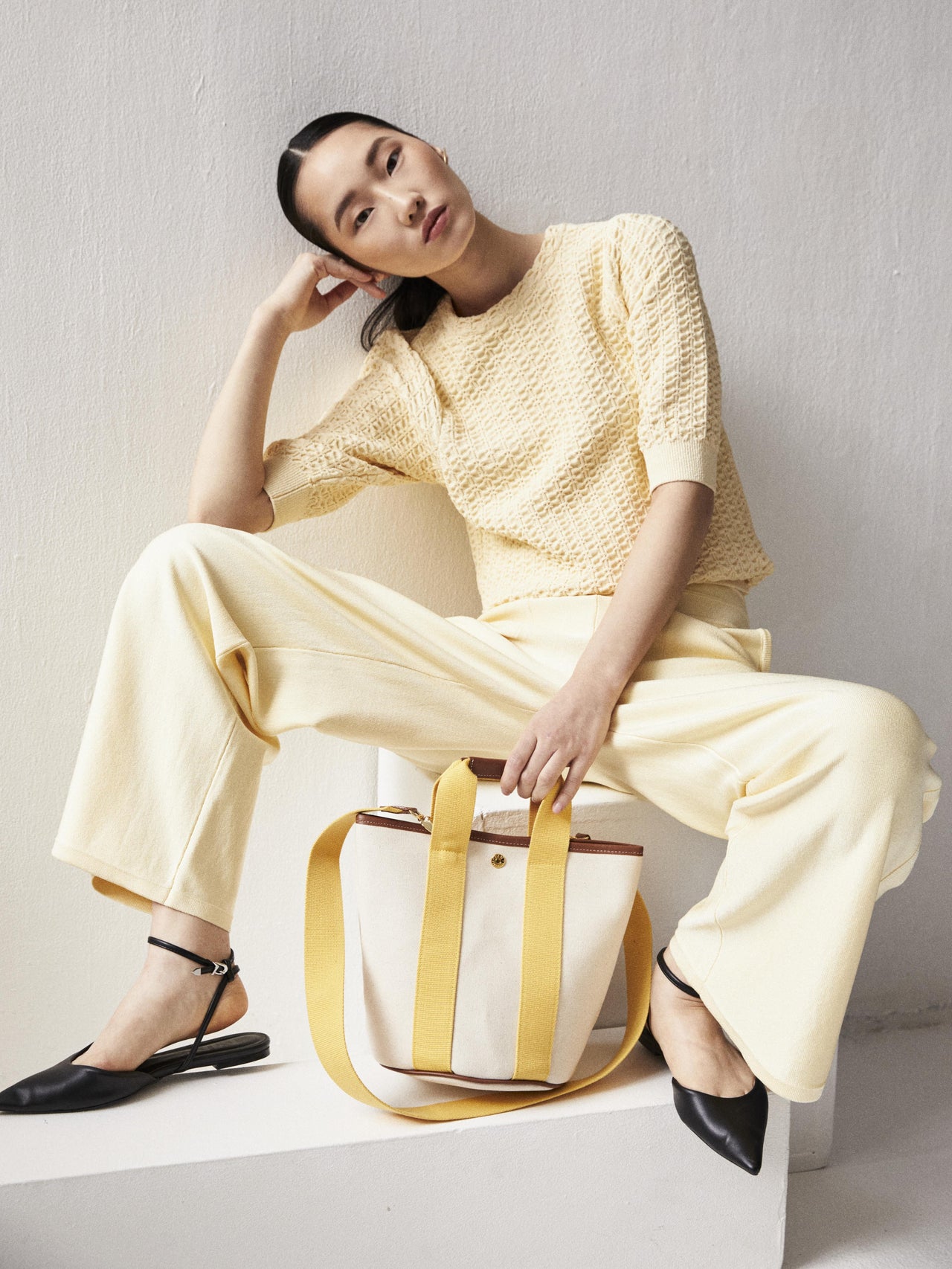 Cruise Bucket S - Essentials Yellow - Image 4