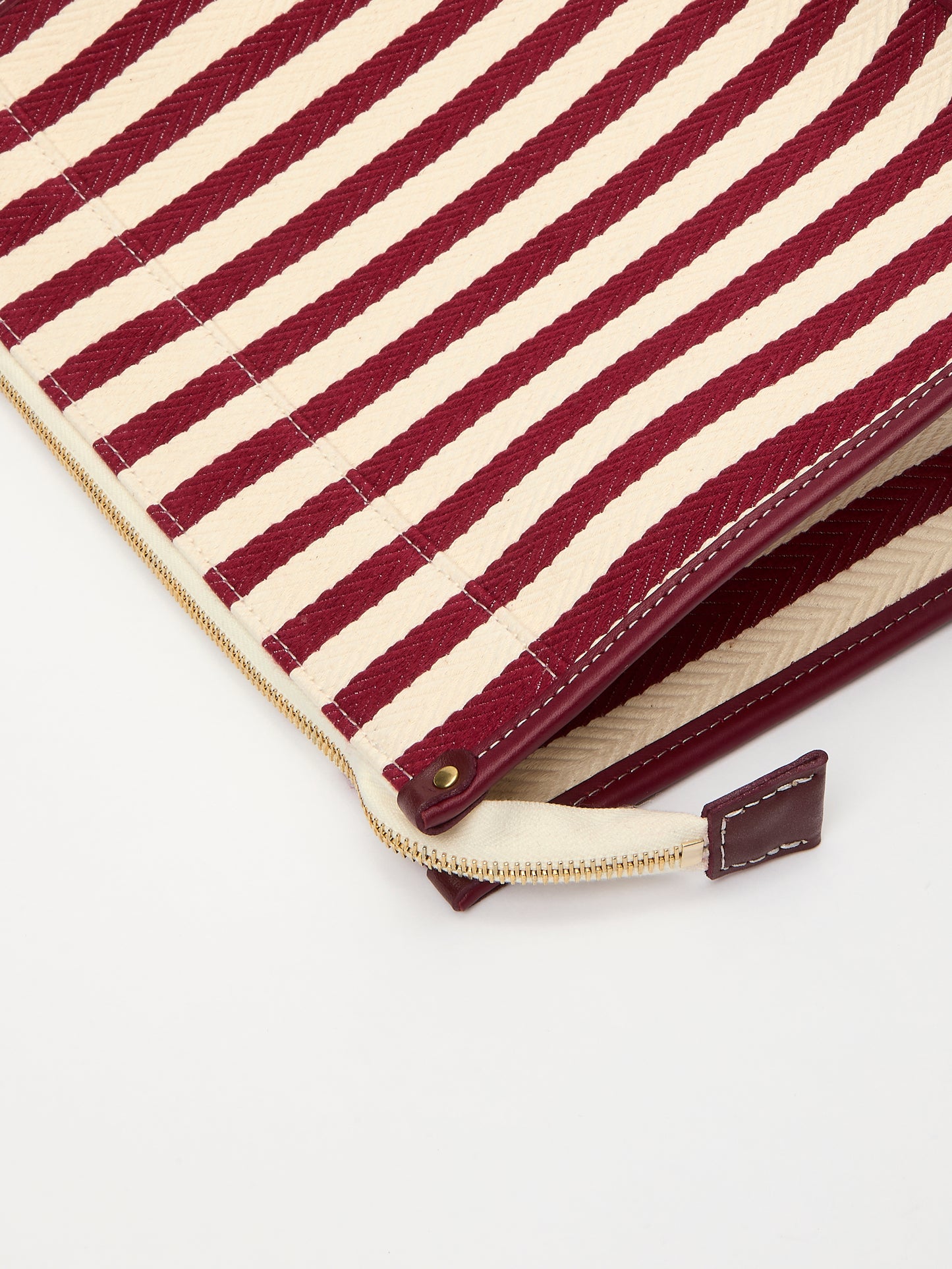 Metropolitan M - Palais Royal Burgundy
