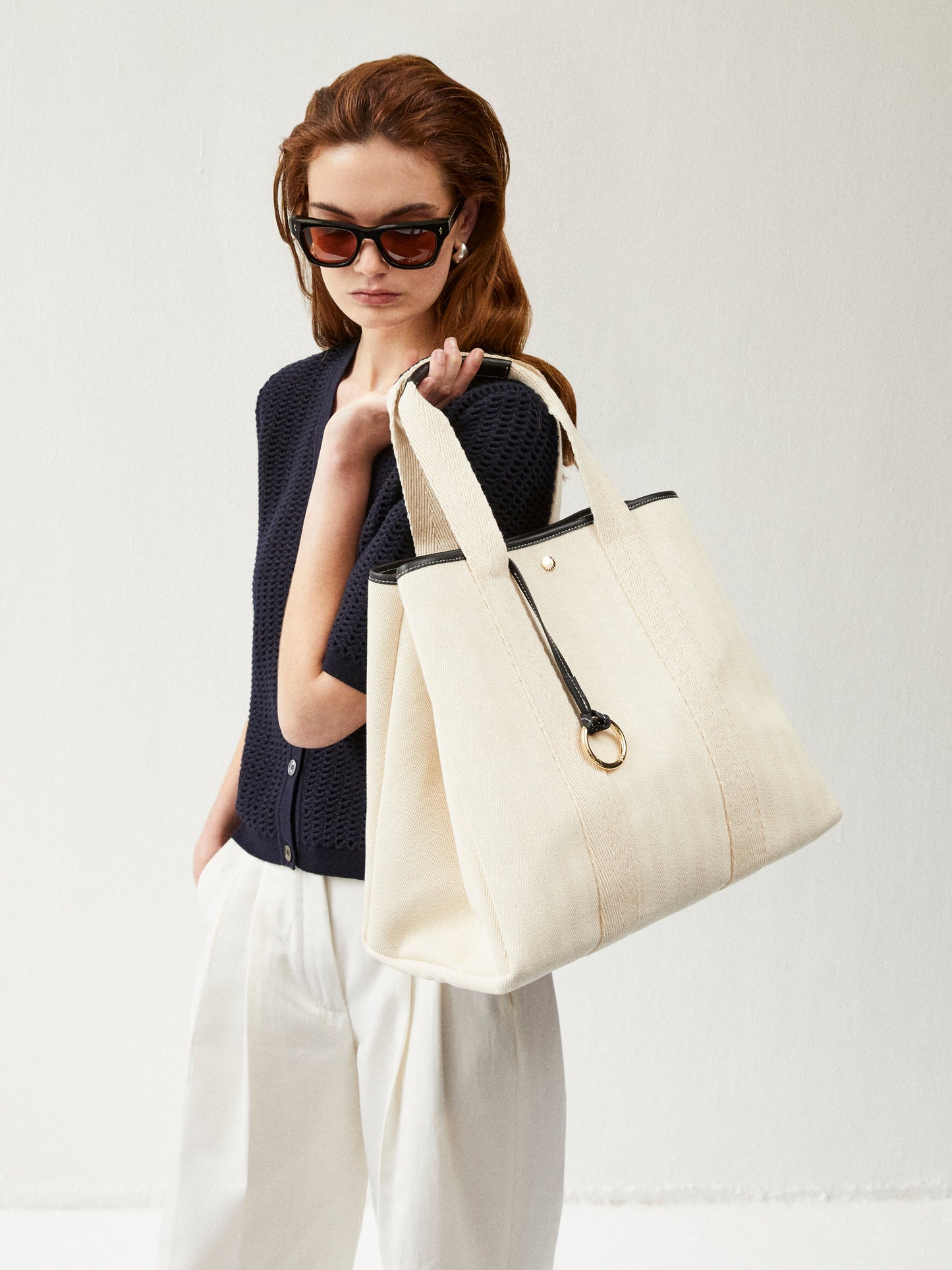 Traversée L - Verneuil Canvas Natural/Black Trimmings