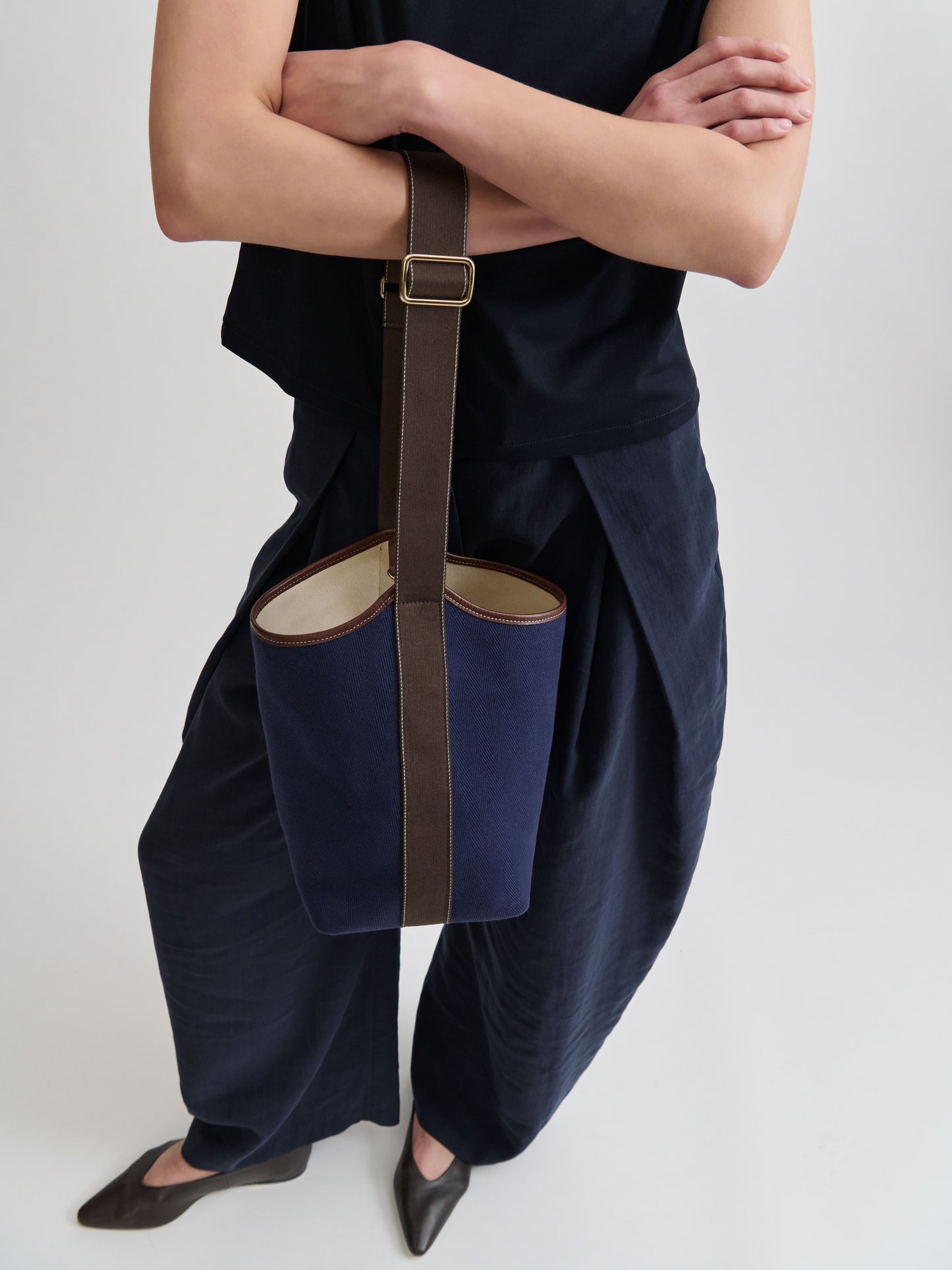 Narita L - Verneuil Canvas Navy Mini Sellier Brown