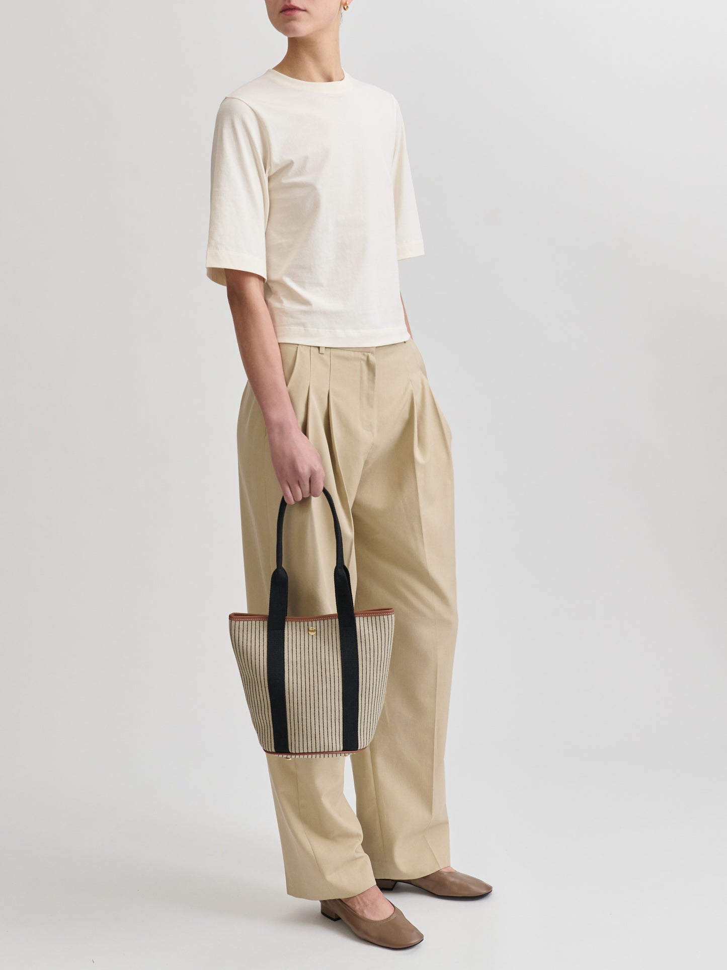 Bucket Shoulder - Anchor Chain Camel