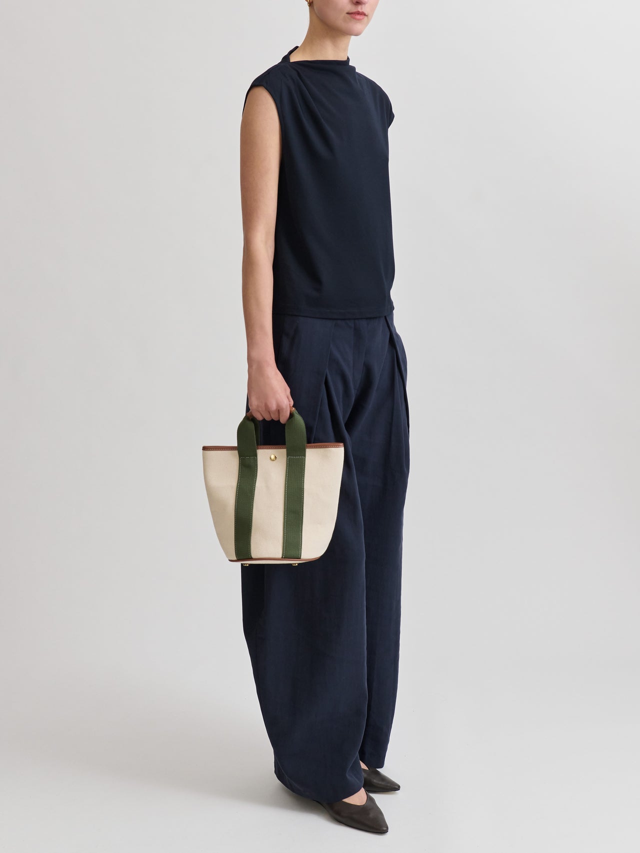 Cruise Bucket S - Essentials Military Green - Image 2