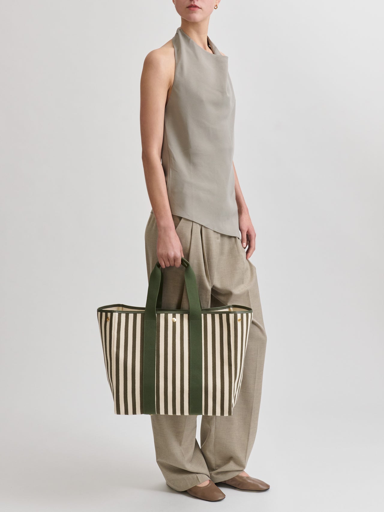 Traversée L - Palais Royal Military Green  - Image 2