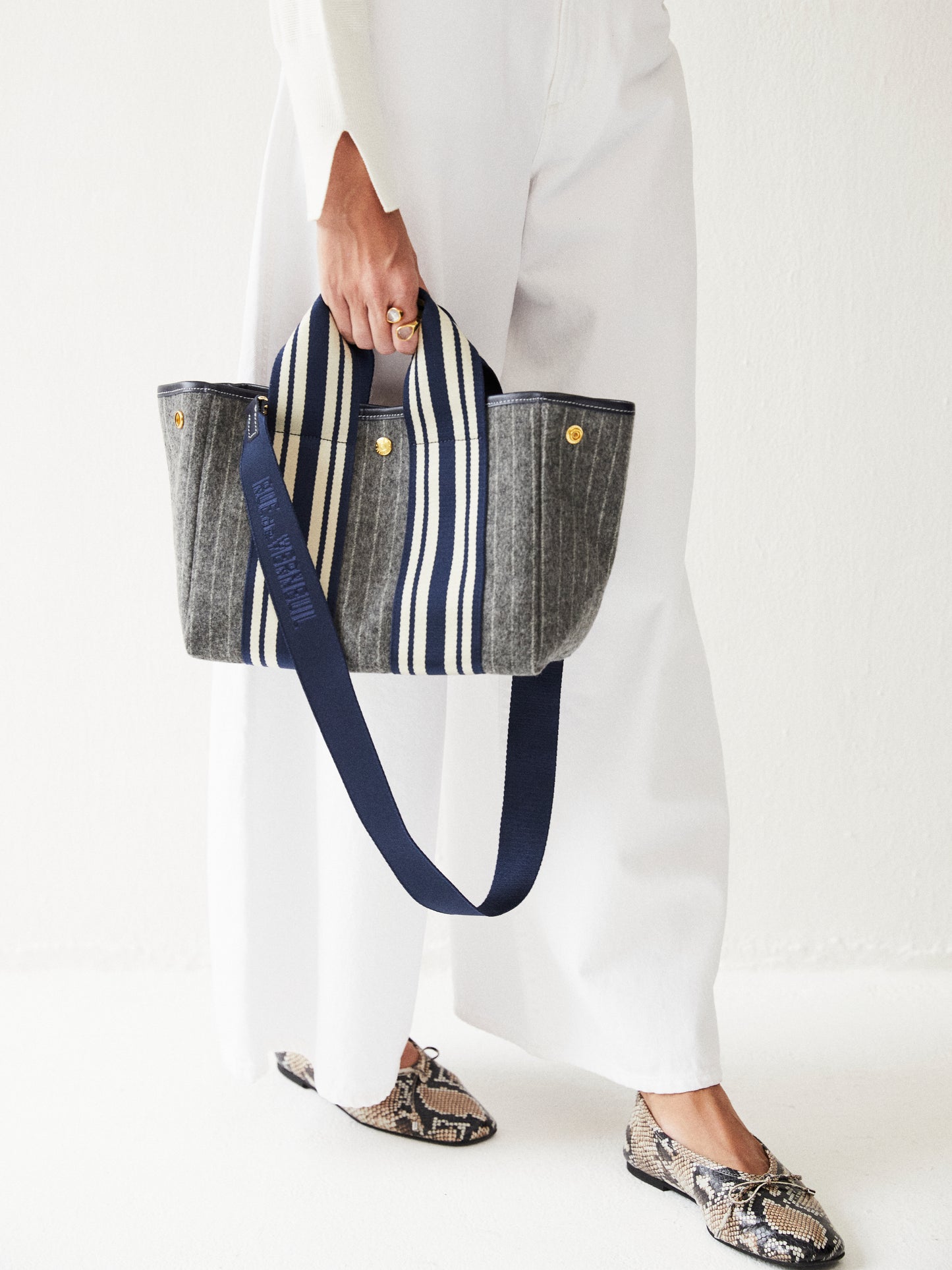 Traversée S - Striped Equestrian