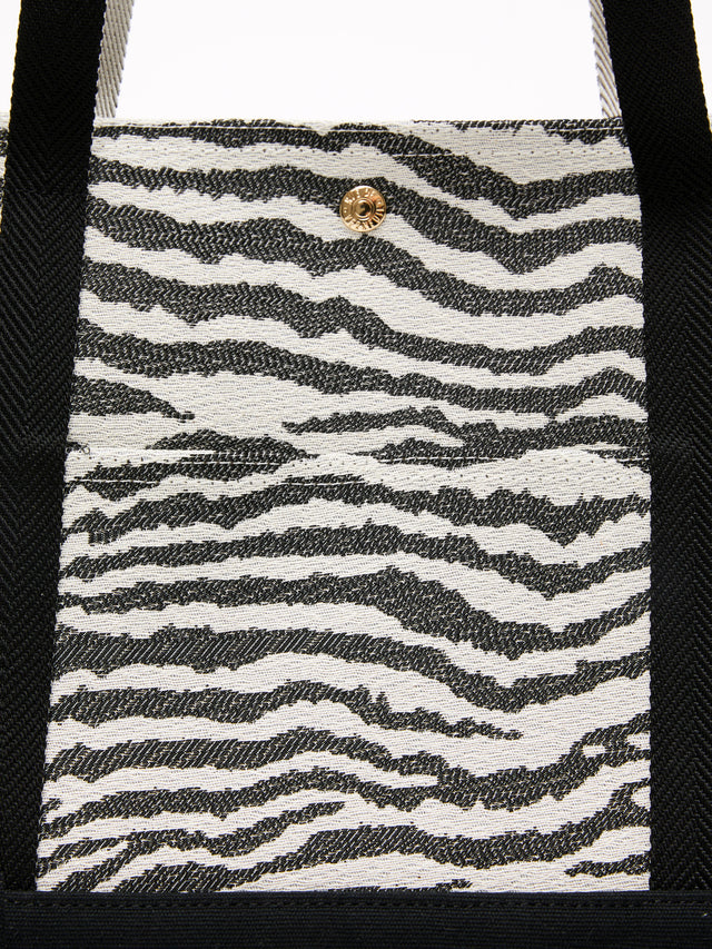 Club Low - Zebra Black - Image 3