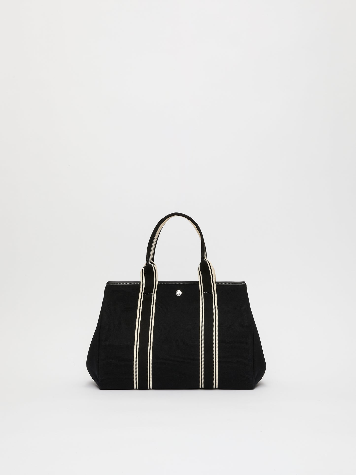 Traversée M - Cruise Line Black